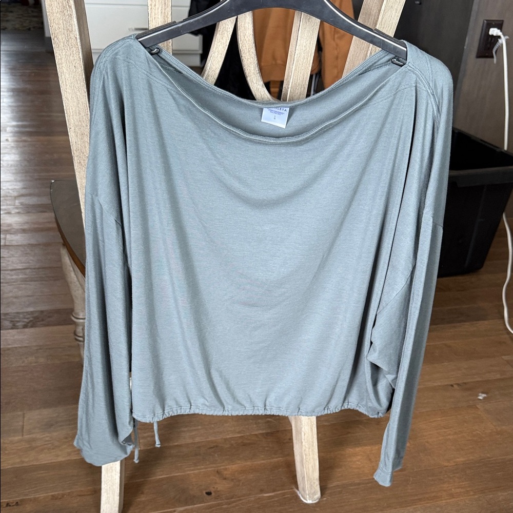 Athleta Light Gray Long Sleeve Top